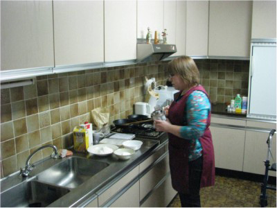 Onze gezinshelpsters kunnen een handje toesteken bij het koken, wassen, strijken, ...