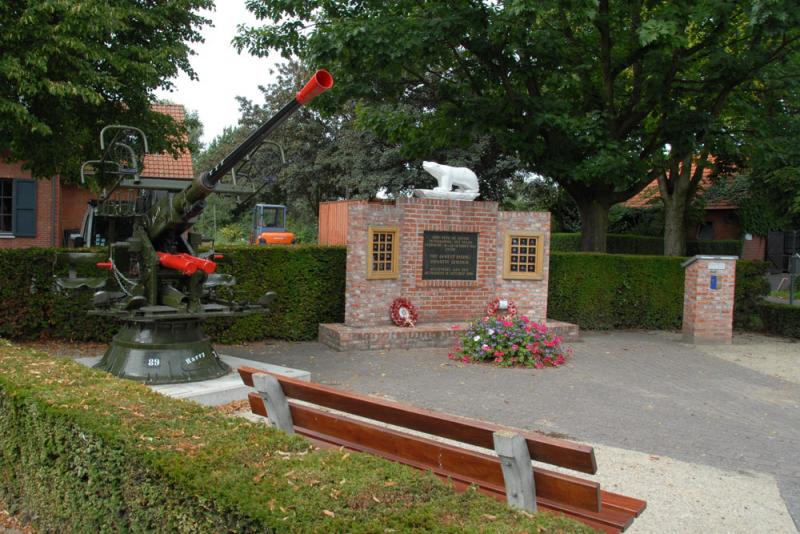Oorlogsmonument ter herinnering van de slachtoffers van WO II bij de bevrijding van Wuustwezel