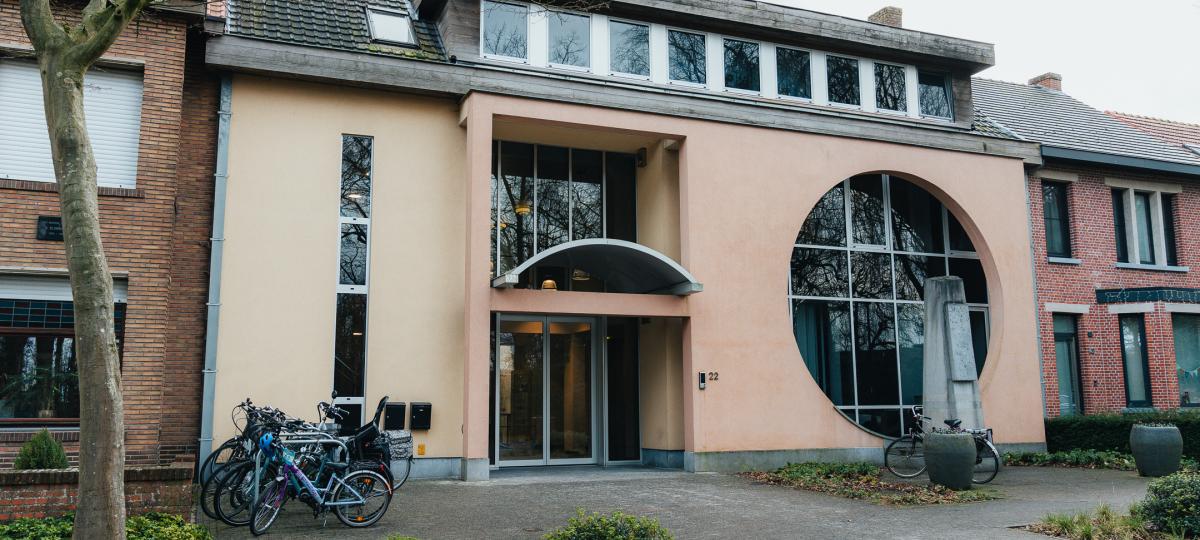 GC Blommaert met nieuwe schuifdeur bij de ingang