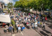 Luchtbeeld van de Bredabaan tijdens de dorpsdag van 2022