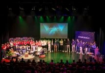 Sfeerbeeld van het Sportgala 2023, met alle winnaars op het podium van GC Kadans